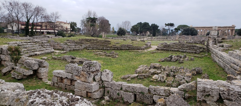 Comitium wide, temple of Bona Mens visible on right.jpg